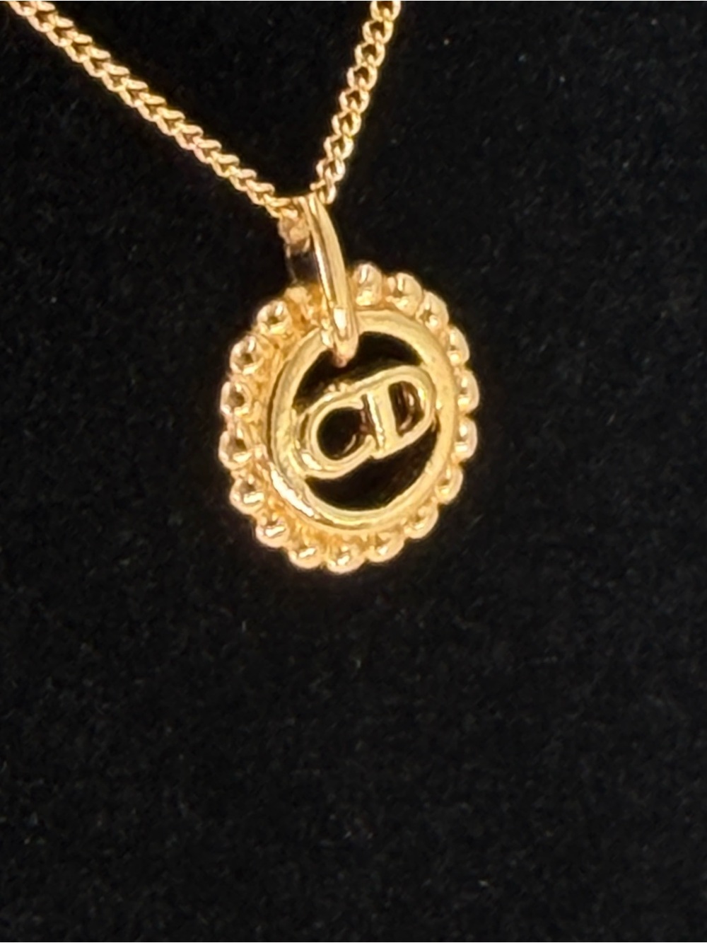 Dior Vintage Gold Tone Medallion Pendant Necklace Excellent Condition - Picture 3 of 12